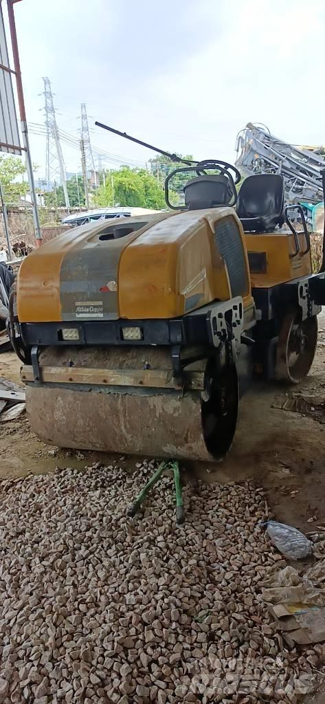  戴勒派克  DYNAPAC1250 Двойни барабанни ролки
