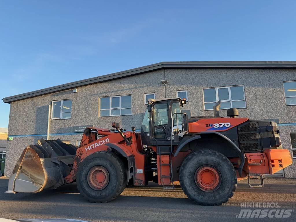 Hitachi ZW 370-6 Колесни товарачи