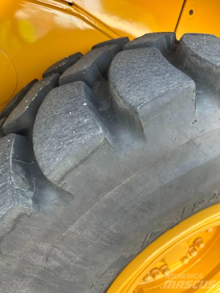 Volvo BM L 120 G Колесни товарачи