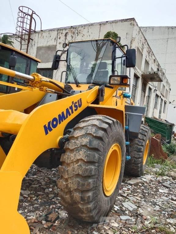 Komatsu WA 320-5 Колесни товарачи