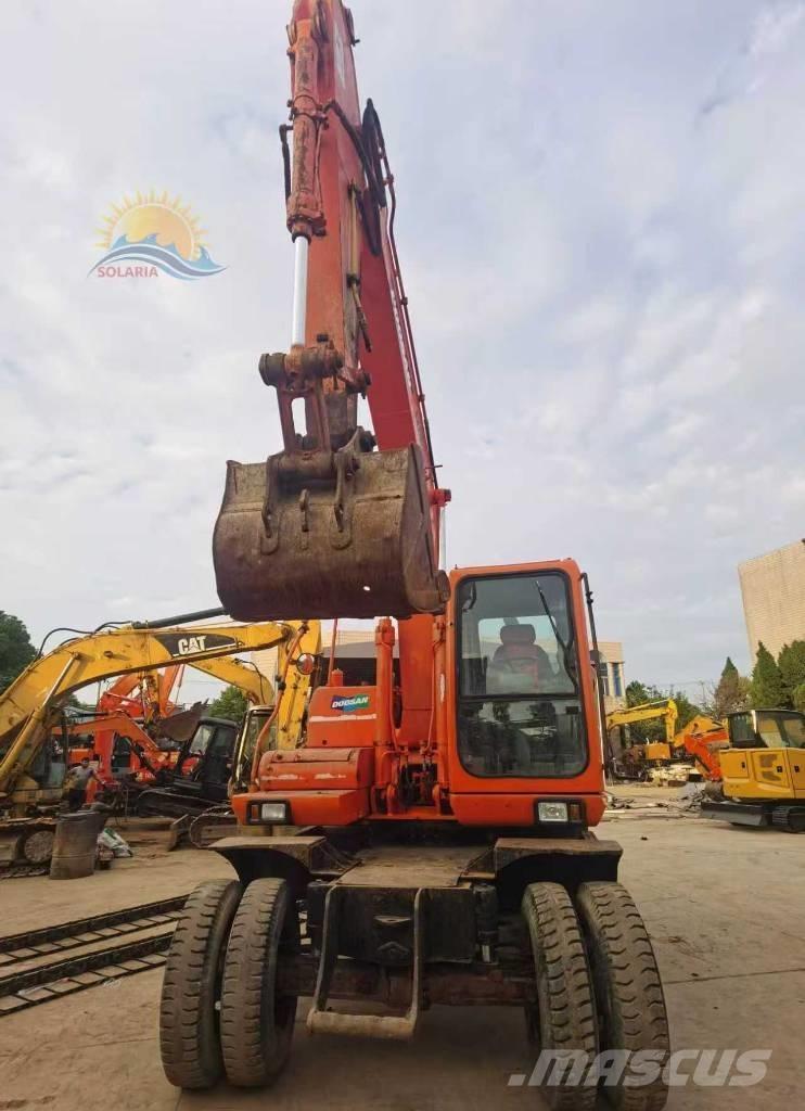 Doosan DH 150 W-7 Колесни екскаватори