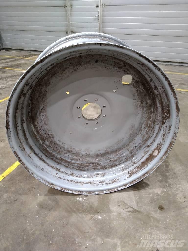 Massey Ferguson 7718 Колелета/Гуми