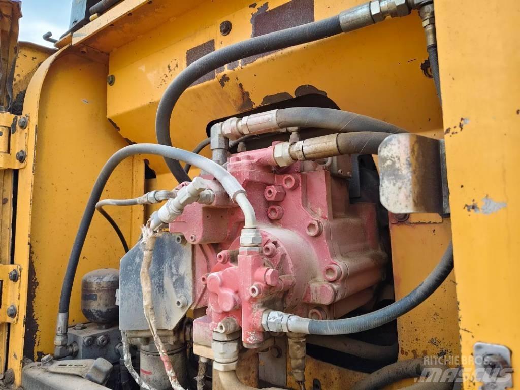 Hyundai R210W-9 Колесни екскаватори