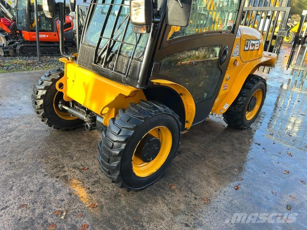 JCB 520-40 Телескопични товарачи