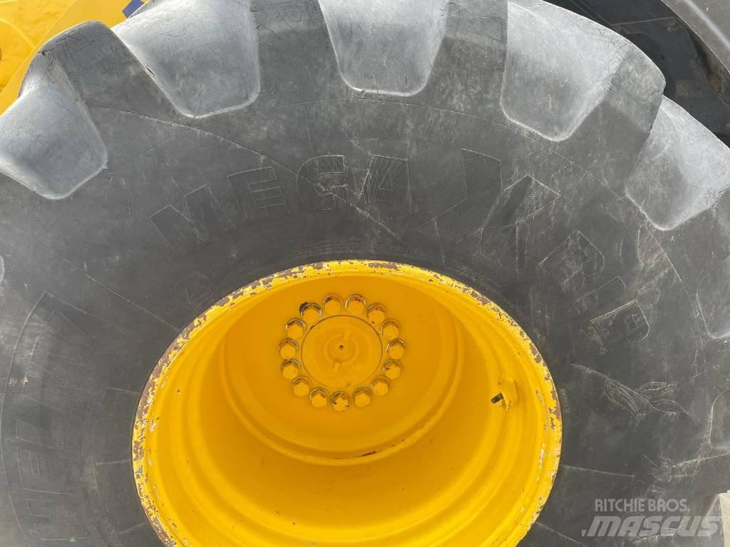 Komatsu WA320-8 Колесни товарачи