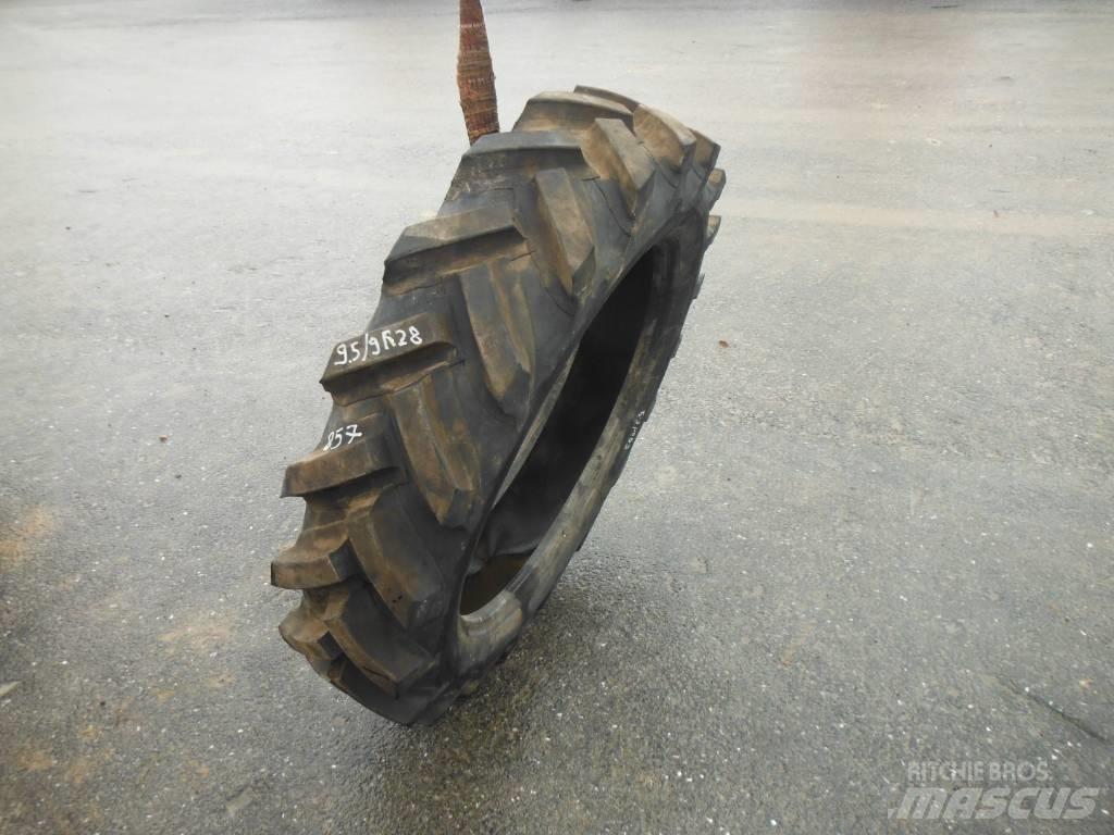 Michelin 9.5/9R28 Колелета/Гуми