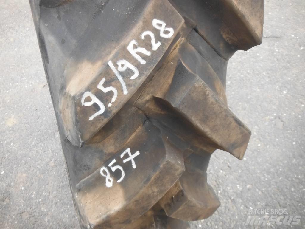 Michelin 9.5/9R28 Колелета/Гуми