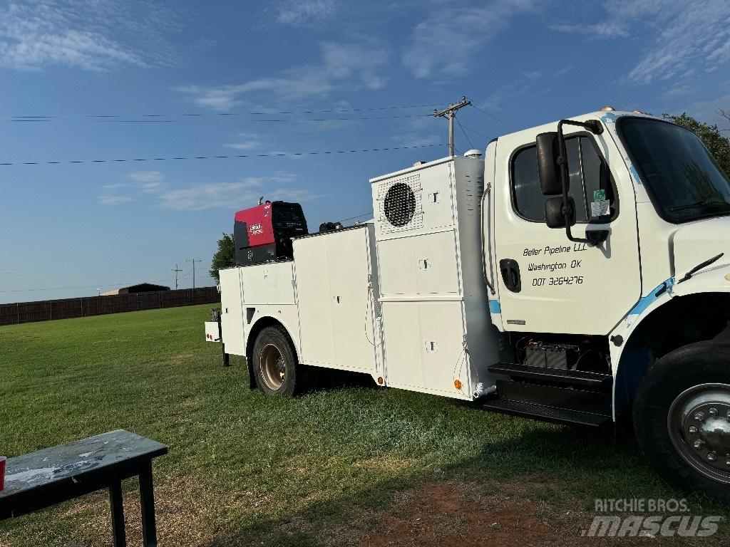 Freightliner M2 106 Общински/универсални превозни средства
