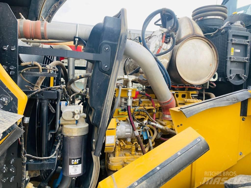 CAT 972 Колесни товарачи