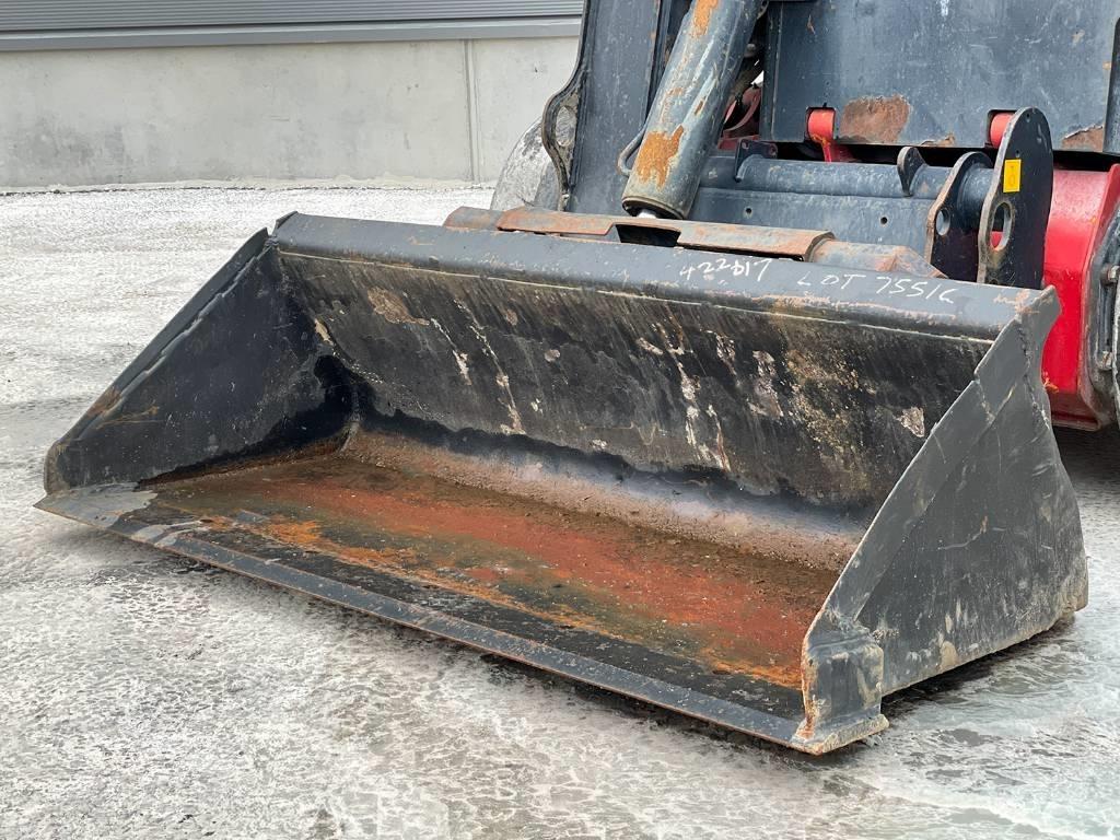 JCB R260 Мини товарачи
