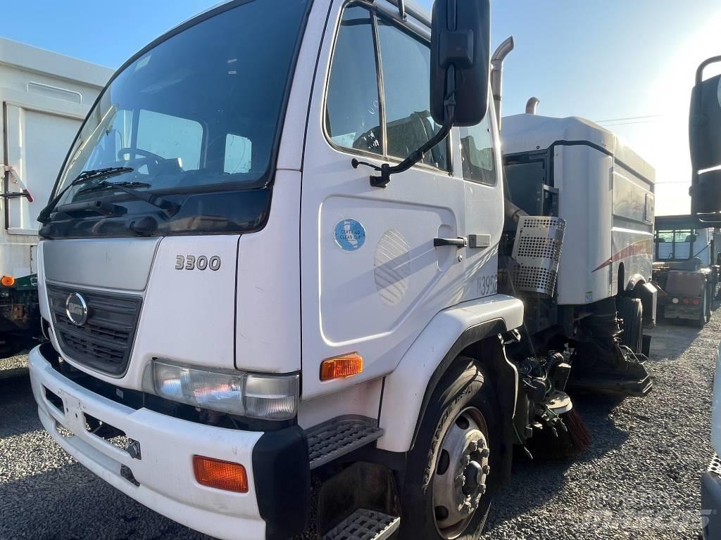 UD 3300 Камиони за почистване