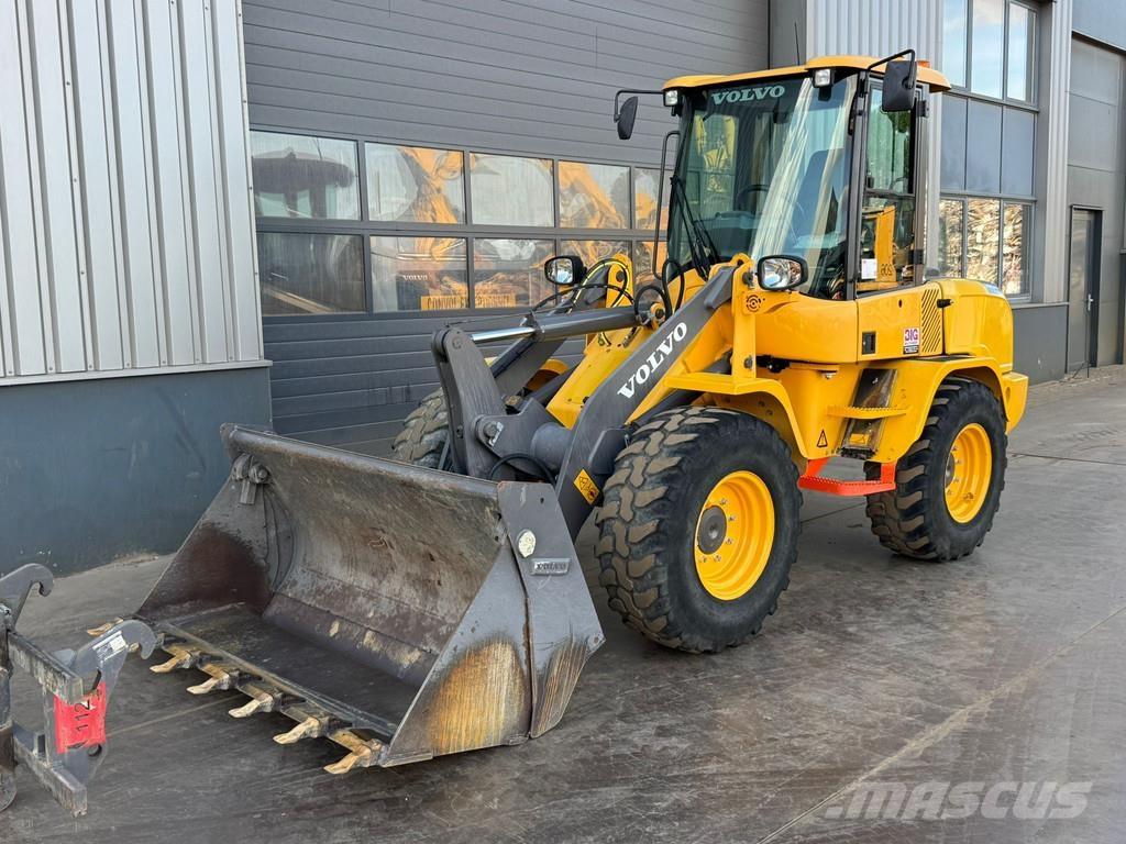 Volvo L30G Колесни товарачи