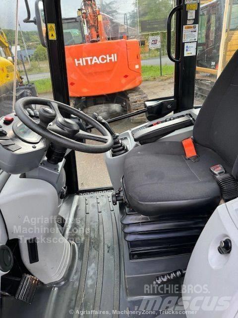 CAT 906 Колесни товарачи