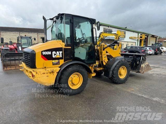 CAT 906 Колесни товарачи