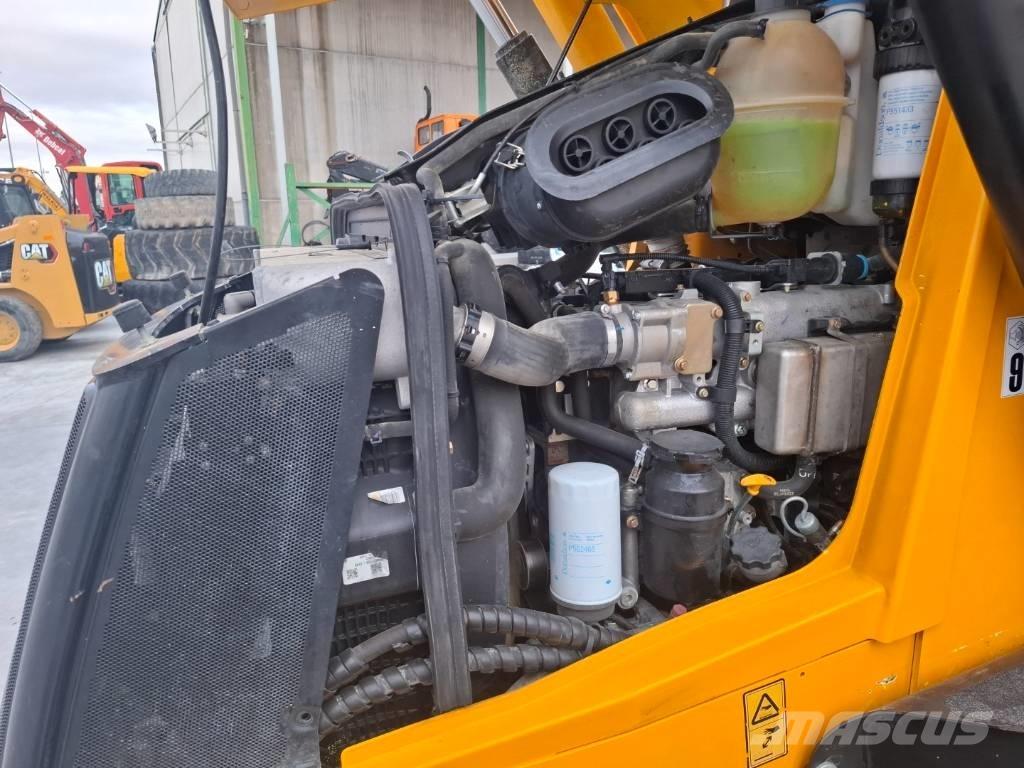 JCB 3 CX Товарач със заден ексватор