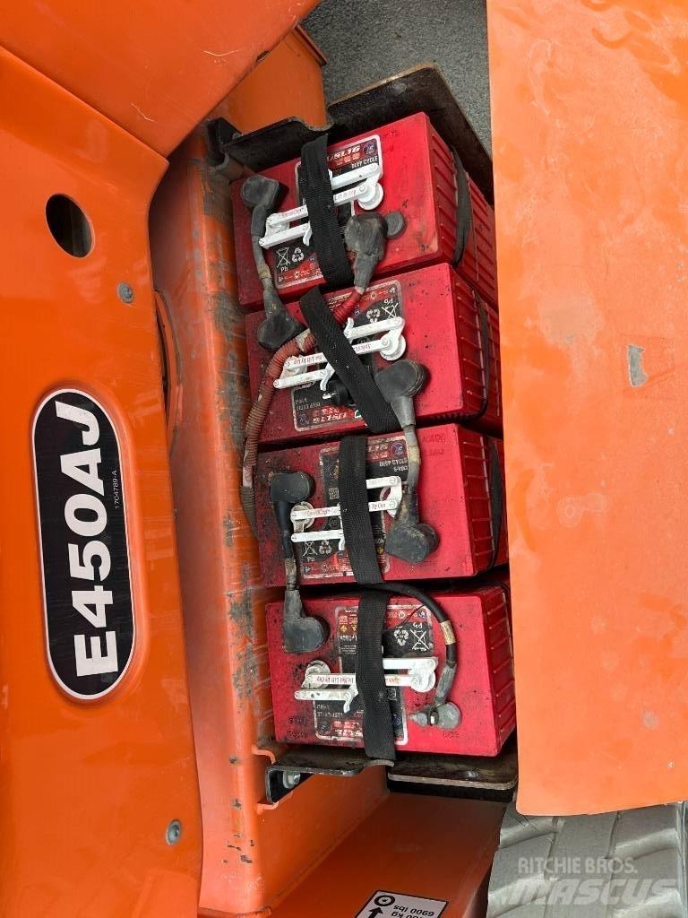 JLG E 450 AJ Съчленени стрелови подемници