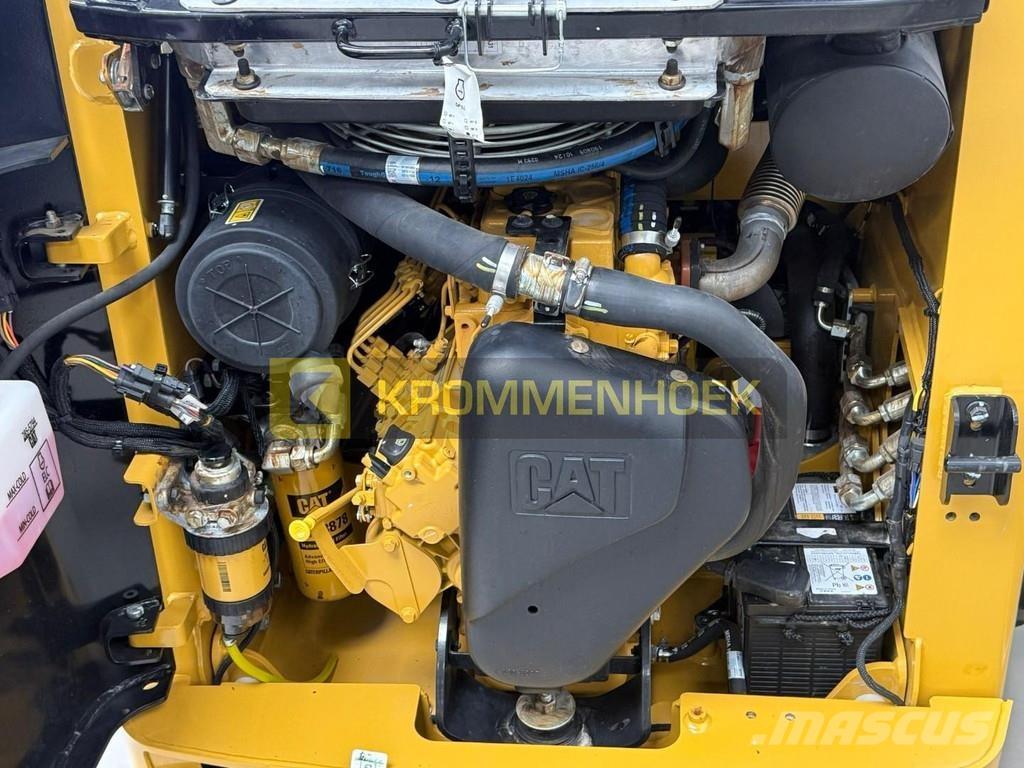 CAT 216 B3 Мини товарачи
