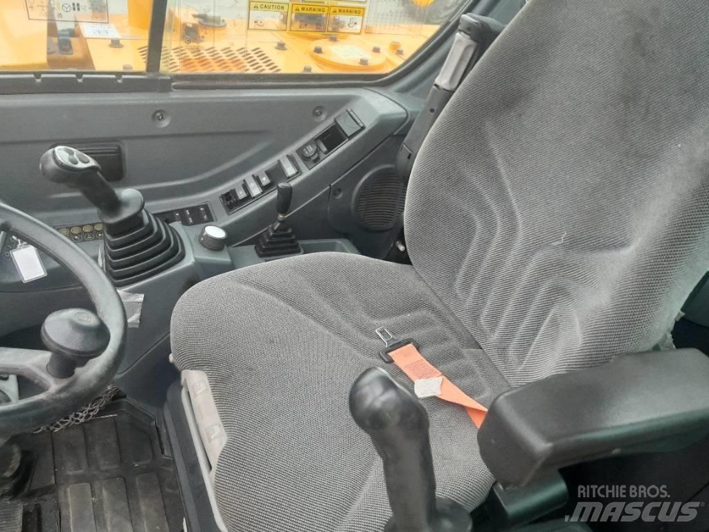 Hyundai R55 W-9 Колесни екскаватори