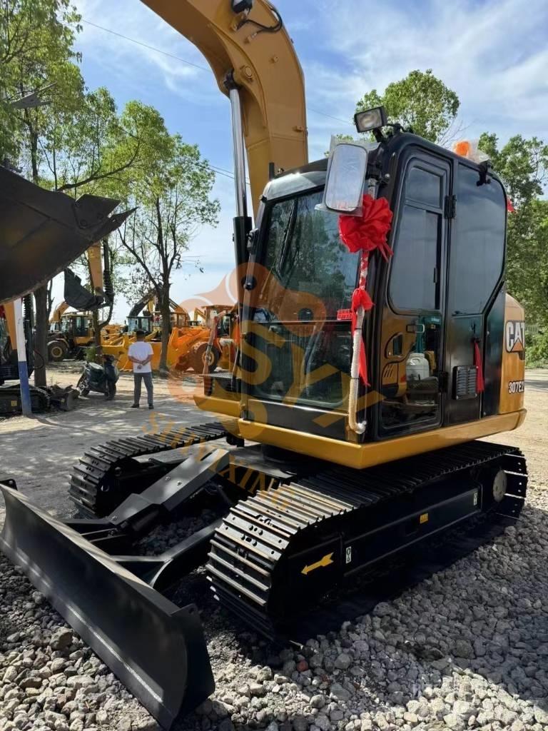 CAT 307 E2 Средни екскаватори 7т - 12т