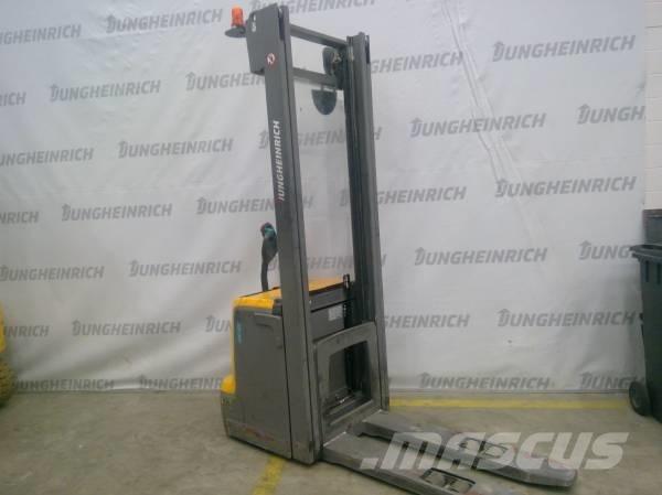 Jungheinrich EJC 220 Колички високоповдигачи с теглич
