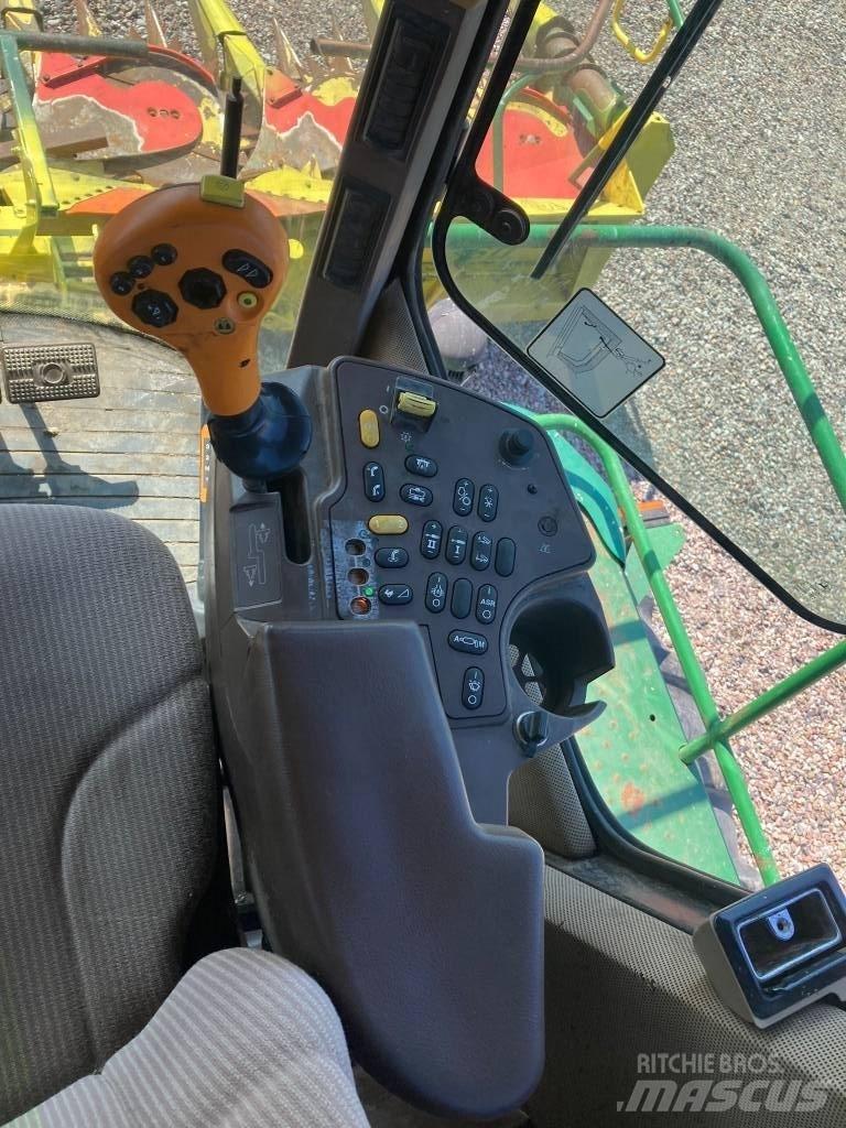 John Deere 7300 Самоходни фуражири