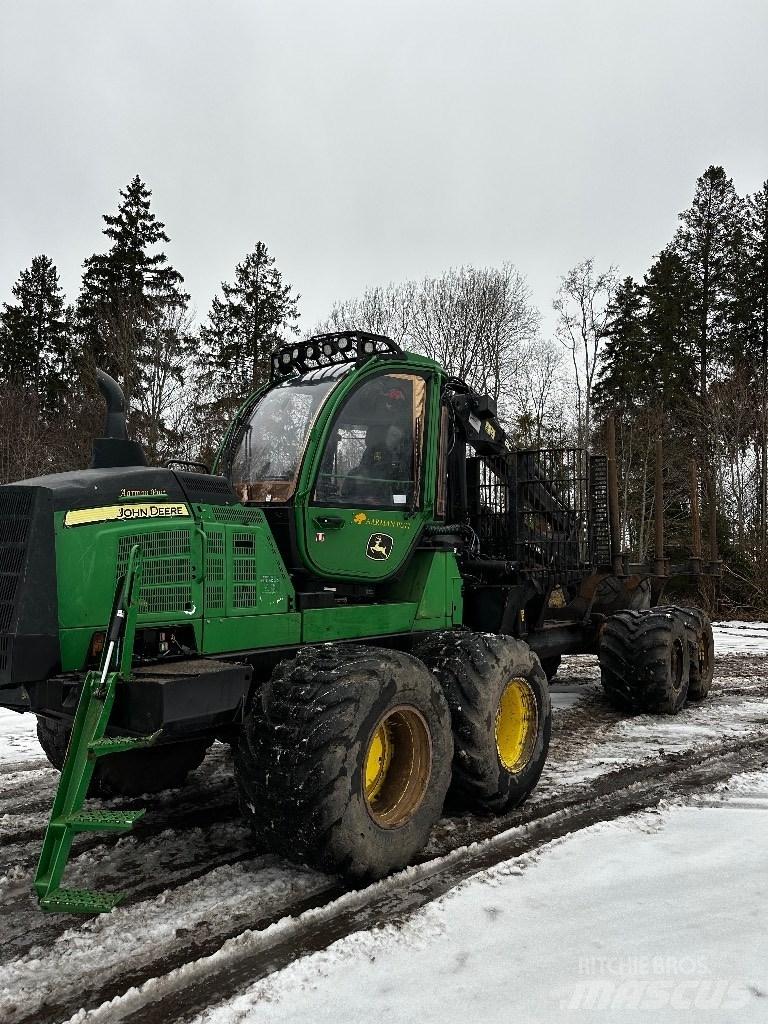 John Deere 1510G Форуардери