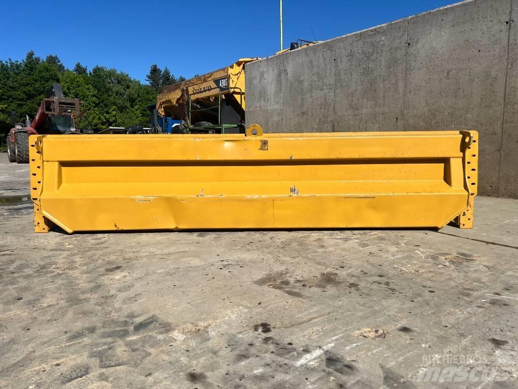 CAT TAILGATE CAT 735 Задни врати
