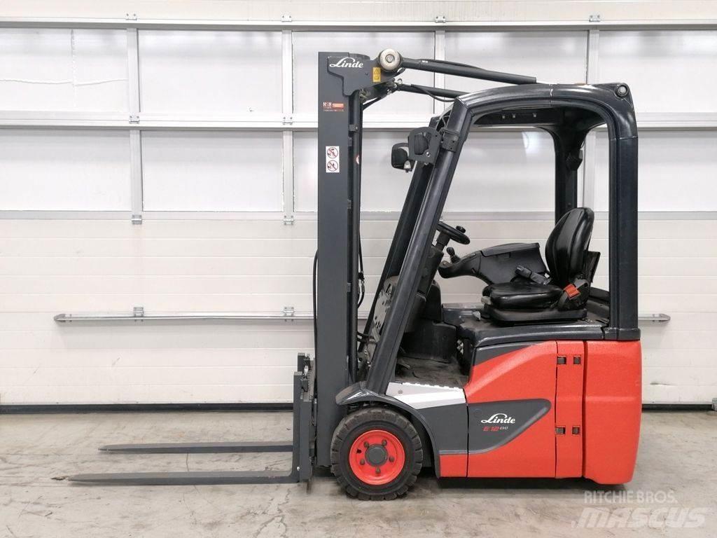 Linde E12-02 Електрически вилични кари-повдигачи