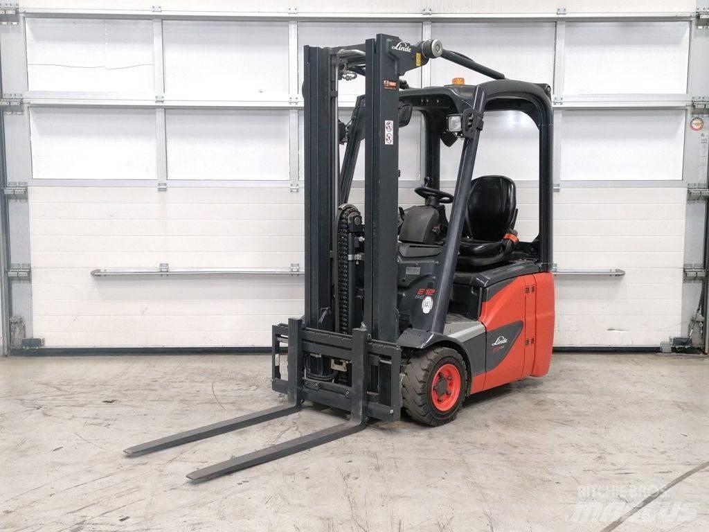 Linde E12-02 Електрически вилични кари-повдигачи