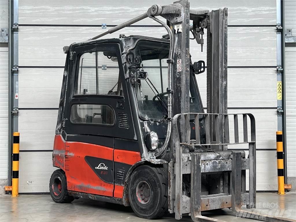 Linde E30L-01 Електрически вилични кари-повдигачи