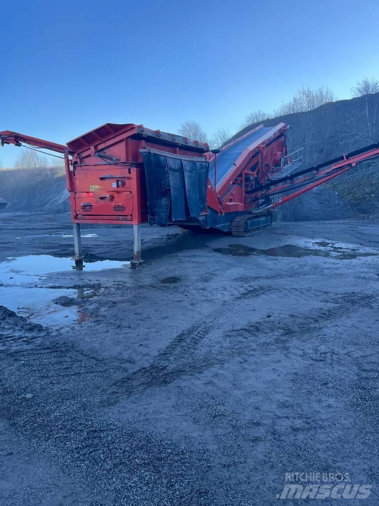 Terex Finlay 694 Мобилни скрийнери
