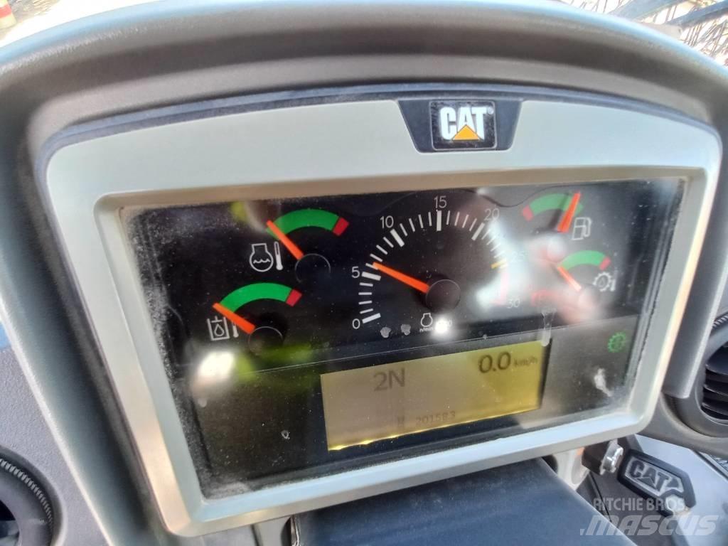 CAT 980L (Abu Dhabi) Колесни товарачи