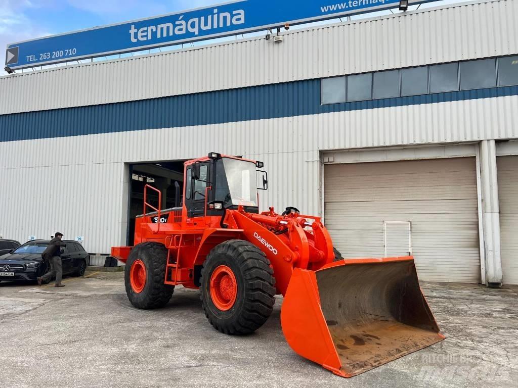 Daewoo Mega 300 III Колесни товарачи
