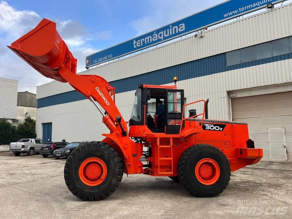 Daewoo Mega 300 III Колесни товарачи