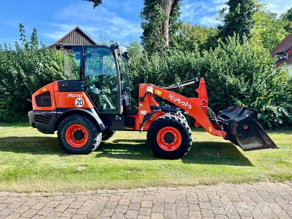 Kubota R 070 Колесни товарачи