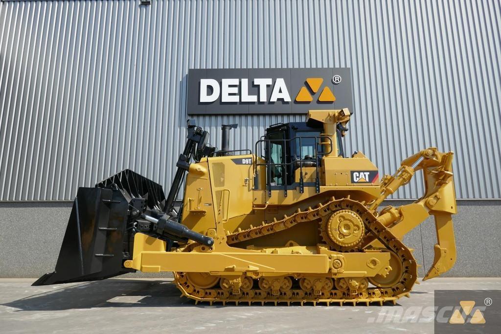 CAT D9T Верижни булдозери
