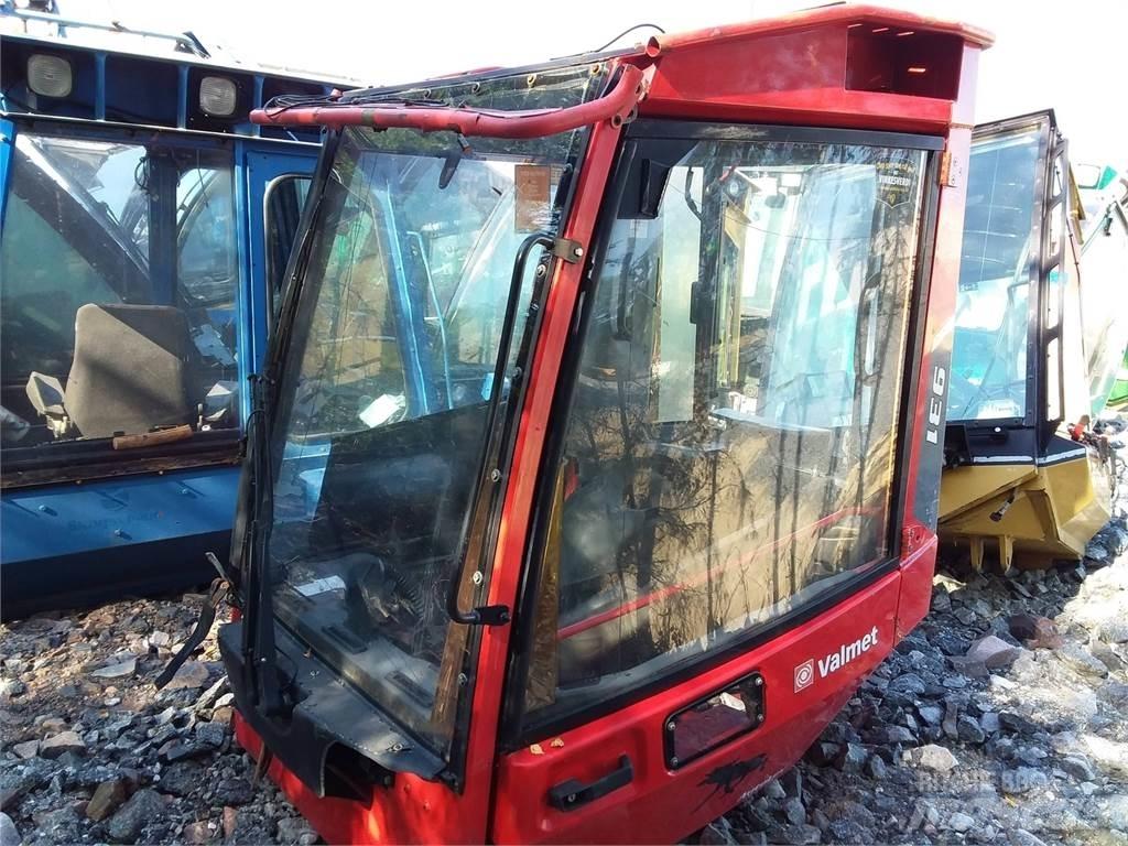 Valmet 931 Кабина