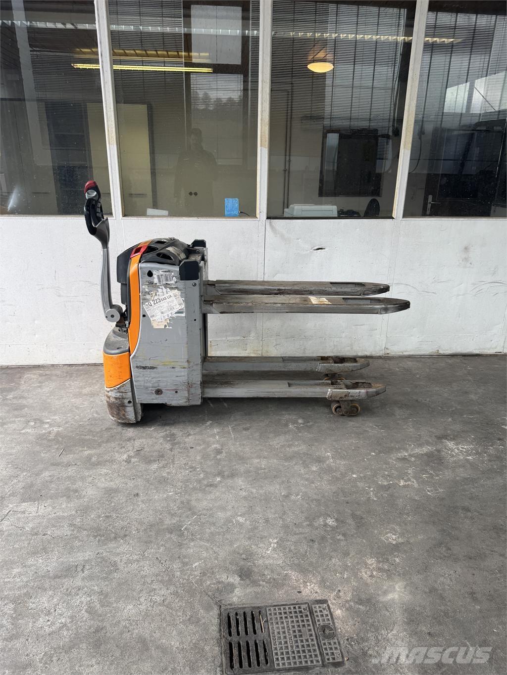 Still EXU-H18 Колички високоповдигачи с теглич