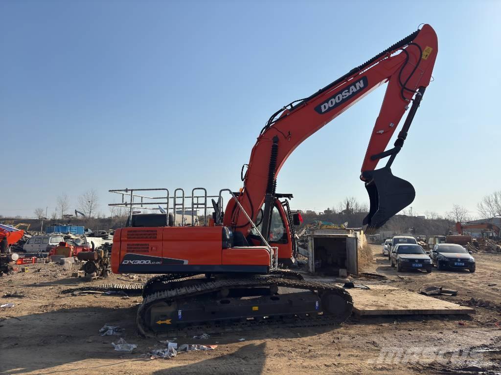 Doosan DX300 Верижен екскаватор