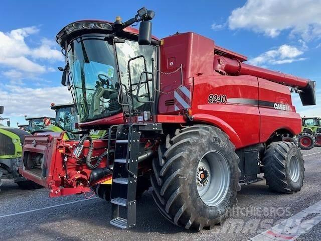 Case IH AF 8240 Комбайни