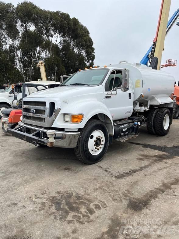 Ford F750 Цистерна