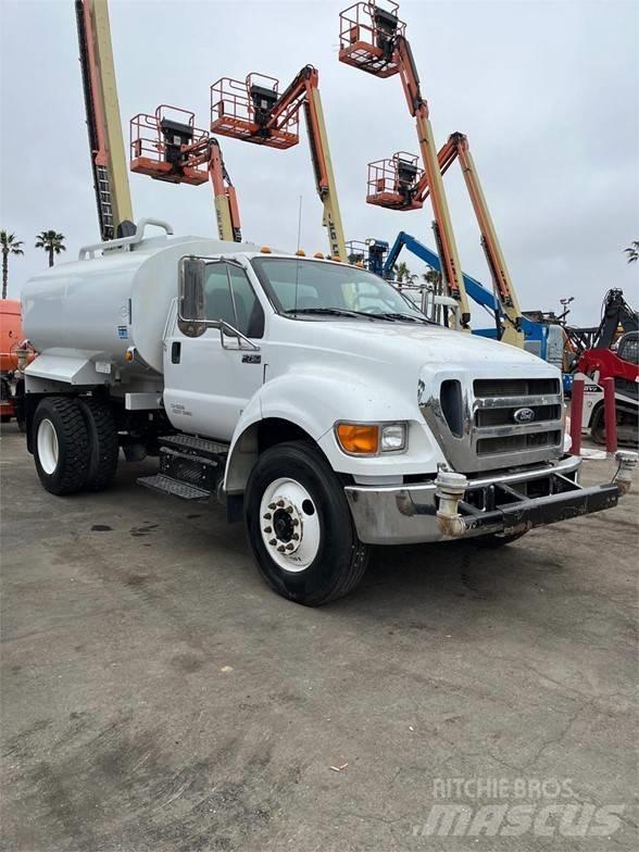 Ford F750 Цистерна