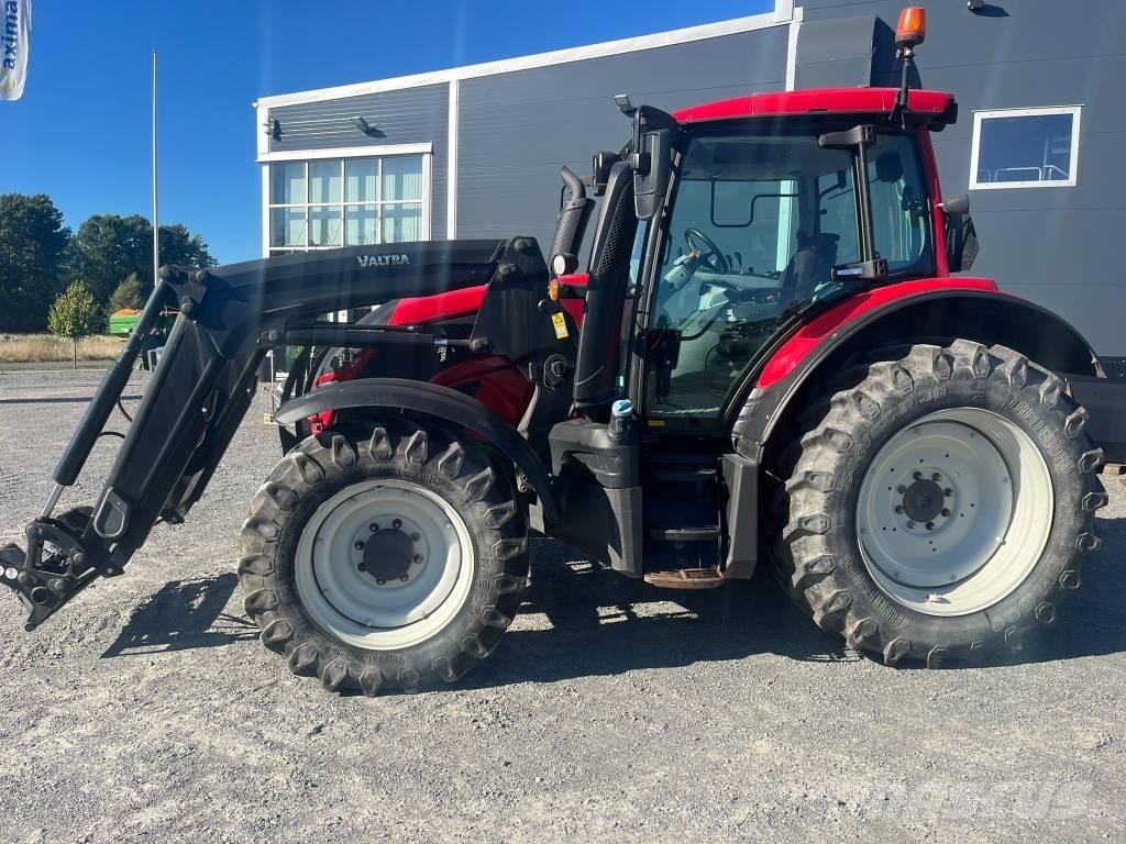 Valtra N 104 HiTech Трактори