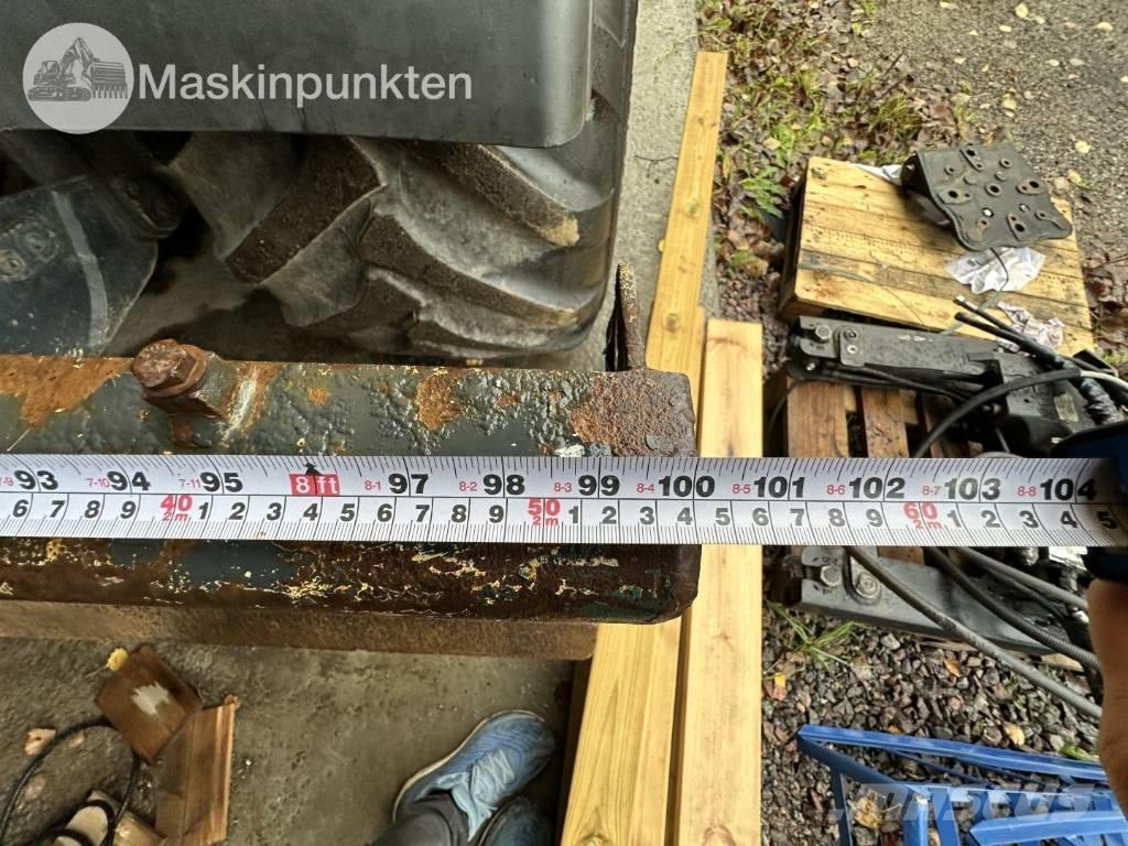 Komatsu PW 148-8 Колесни екскаватори