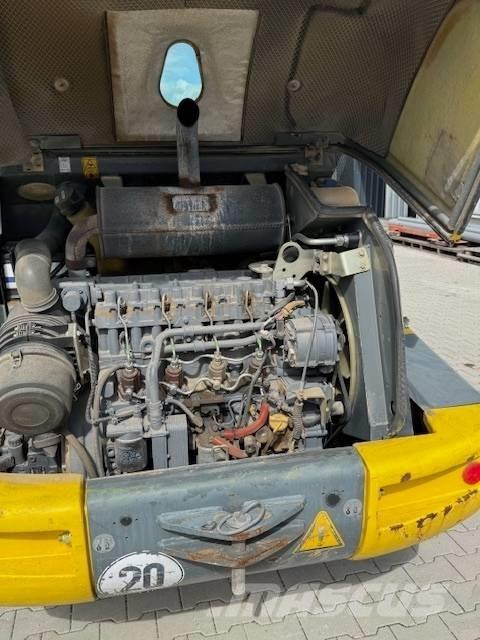 Kramer 750 Колесни товарачи