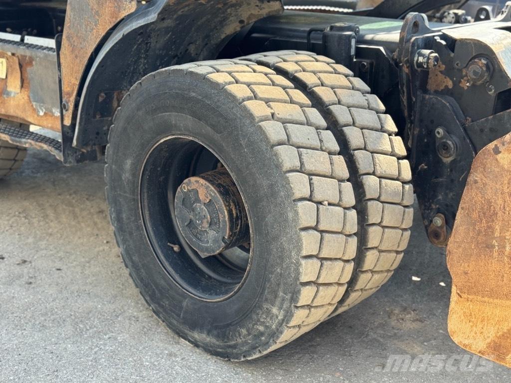 JCB 175 Колесни екскаватори