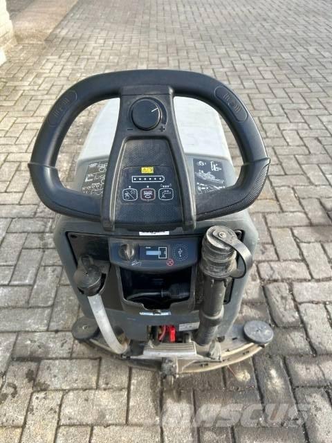 Nilfisk SC 40143 BD Автоматични метачки с четки