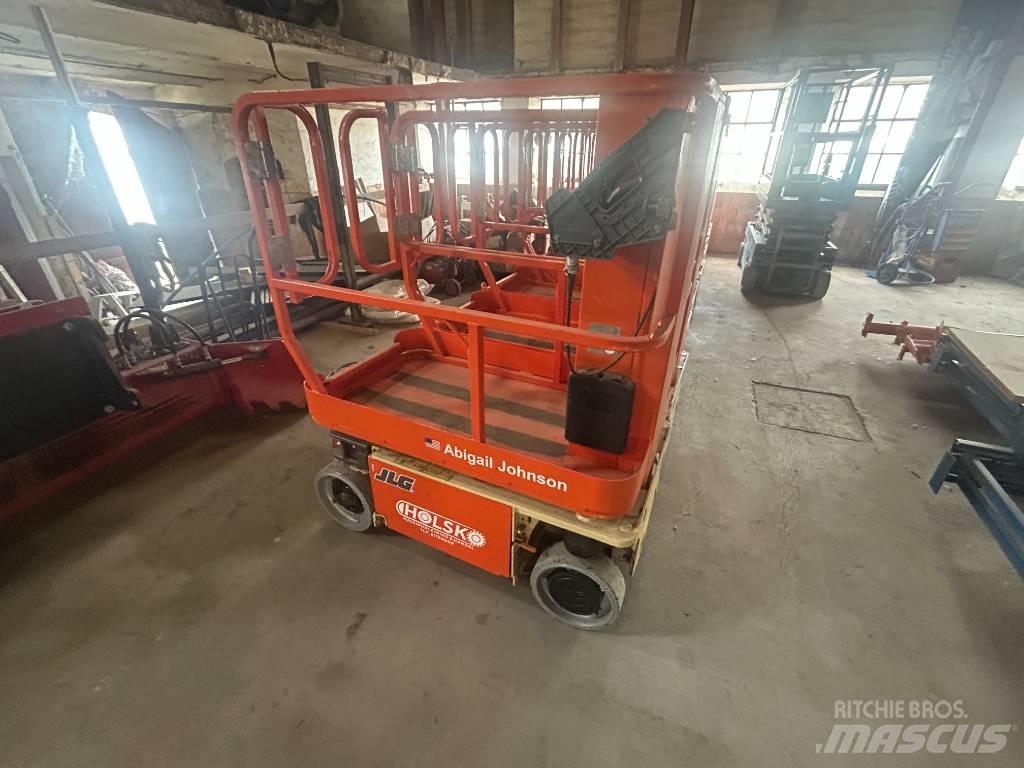 JLG 1230 ES Вертикални мачтови повдигачи
