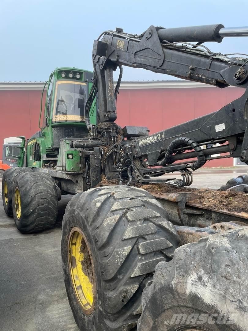 John Deere 1210E Форуардери