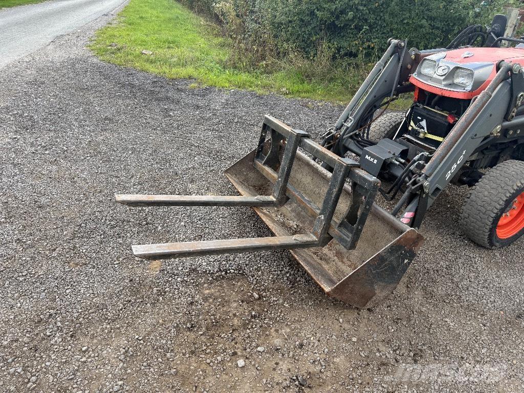 Kubota STV 36 Компактни трактори